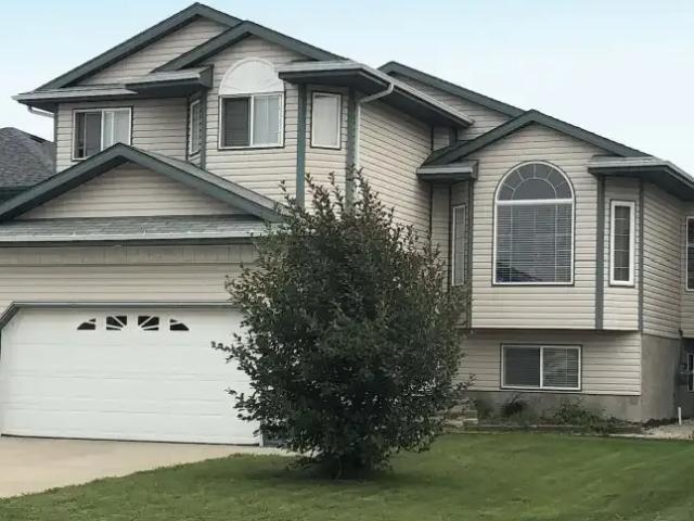 3 Bedroom Apartment Edmonton AB 104036221