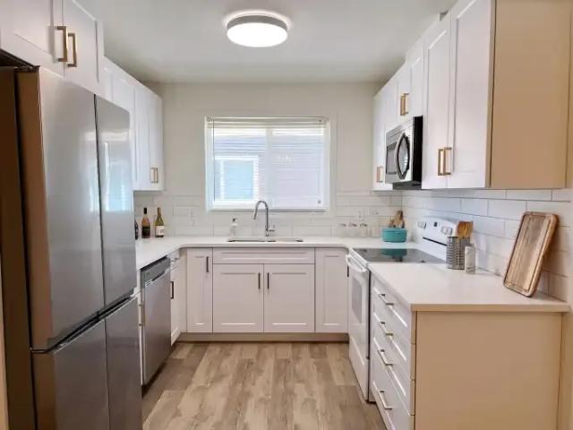 3 Bedroom Apartment Edmonton AB 104180443