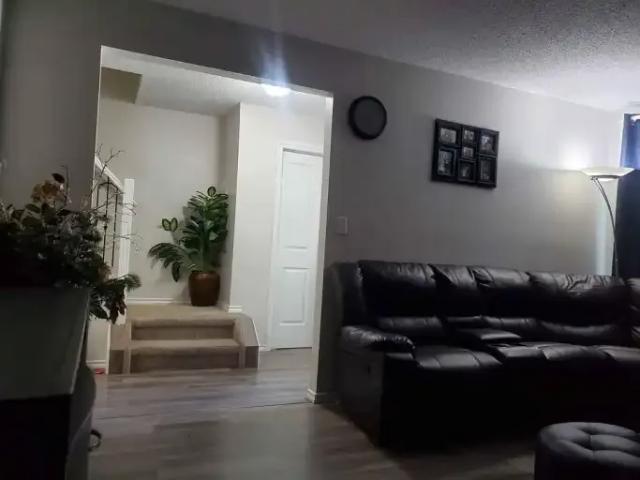 3 Bedroom Apartment Edmonton AB 104182997