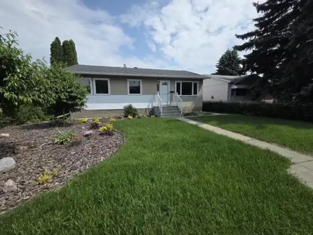 3 Bedroom Apartment Edmonton AB 104106587