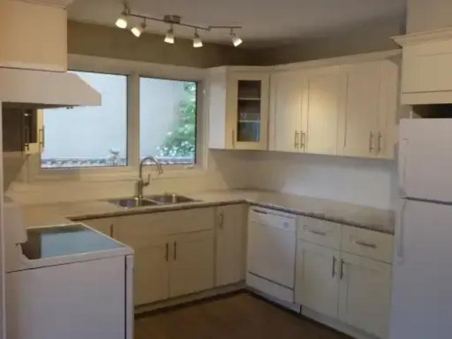 3 Bedroom Apartment Edmonton AB 104401030