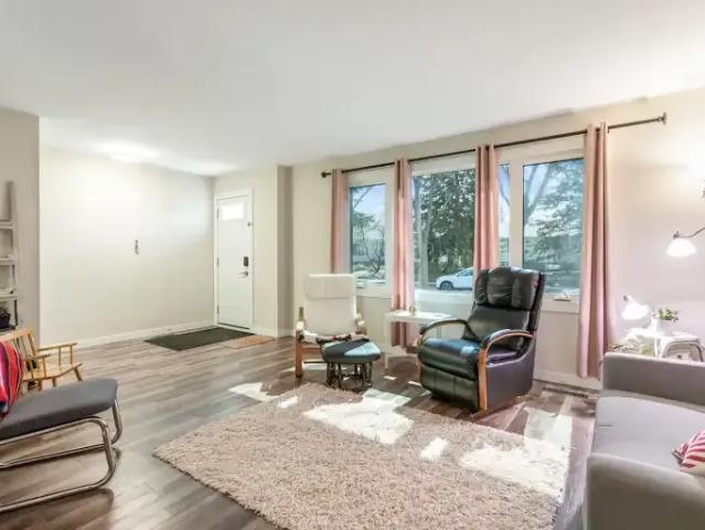 3 Bedroom Apartment Edmonton AB 104598367