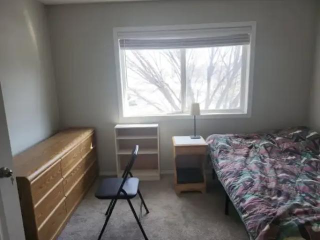 3 Bedroom Apartment Edmonton AB 104506541