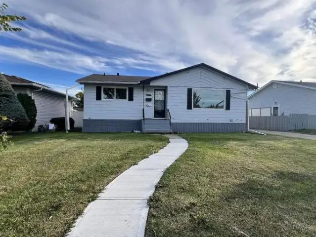 3 Bedroom Apartment Edmonton AB 104506859