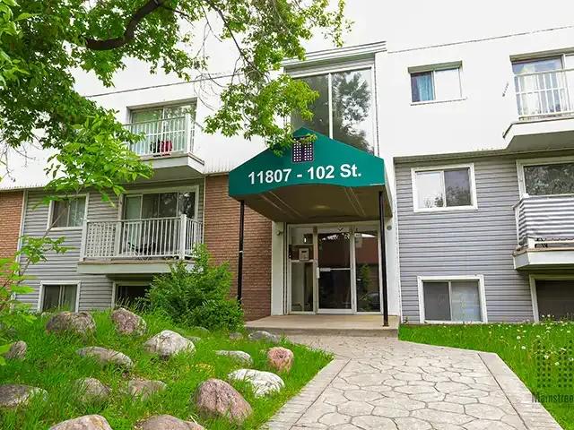 3 Bedroom Apartment Edmonton AB 104840604