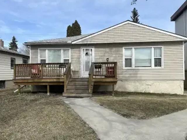 3 Bedroom Apartment Edmonton AB 104888701