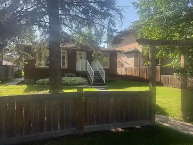 3 Bedroom Apartment Edmonton AB 104940830