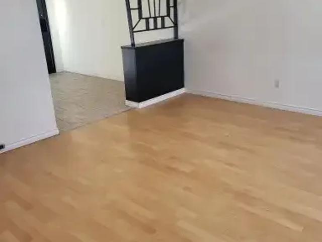 3 Bedroom Apartment Edmonton AB 104991498