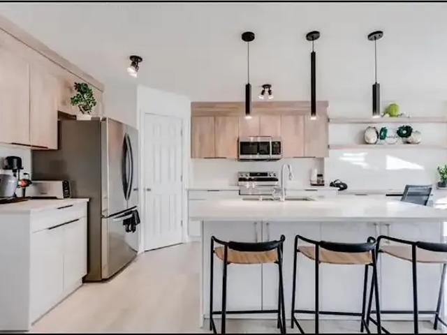3 Bedroom Apartment Edmonton AB 104991507