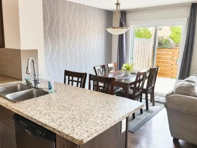3 Bedroom Apartment Edmonton AB 105087844
