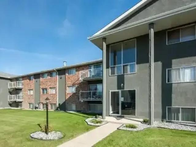 3 Bedroom Apartment Edmonton AB 105149556