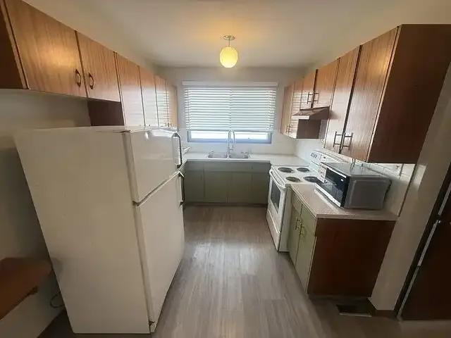 3 Bedroom Apartment Edmonton AB 105269349
