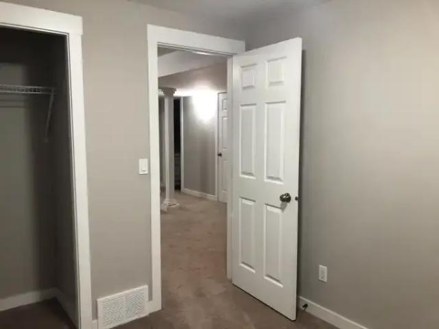 3 Bedroom Apartment Edmonton AB 105377605
