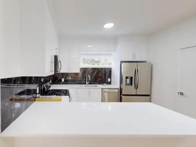 3 Bedroom Apartment Edmonton AB 105378443