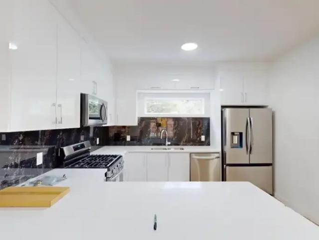 3 Bedroom Apartment Edmonton AB 105378445