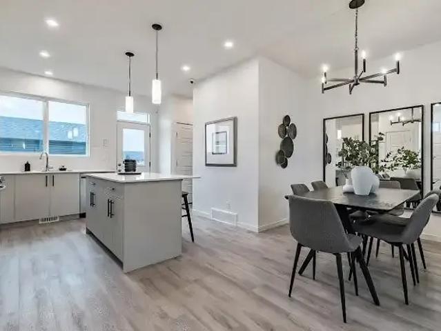3 Bedroom Apartment Edmonton AB 105543159