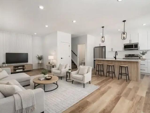 3 Bedroom Apartment Edmonton AB 105565402