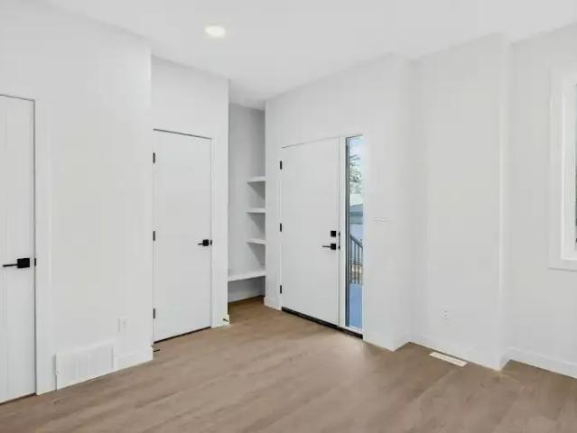 3 Bedroom Apartment Edmonton AB 99753710