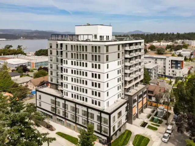 3 Bedroom Apartment Esquimalt BC 105309032