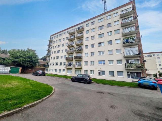3 Bedroom Apartment Flat