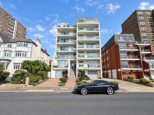 3 Bedroom Apartment Flat