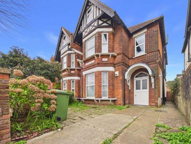 3 Bedroom Apartment Flat