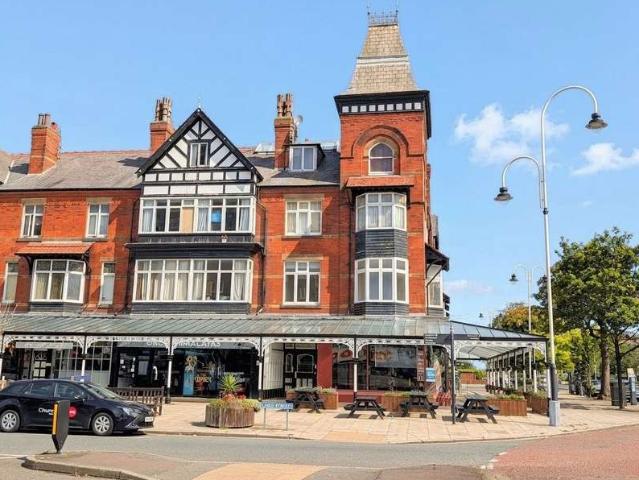 3 Bedroom Apartment Flat