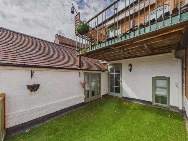 3 Bedroom Apartment Flat