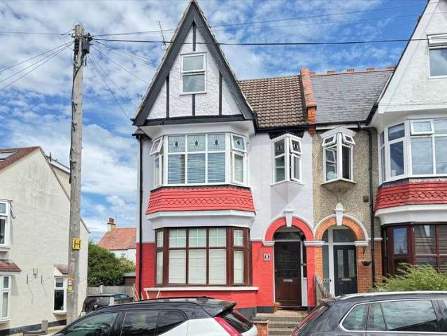 3 Bedroom Apartment Flat