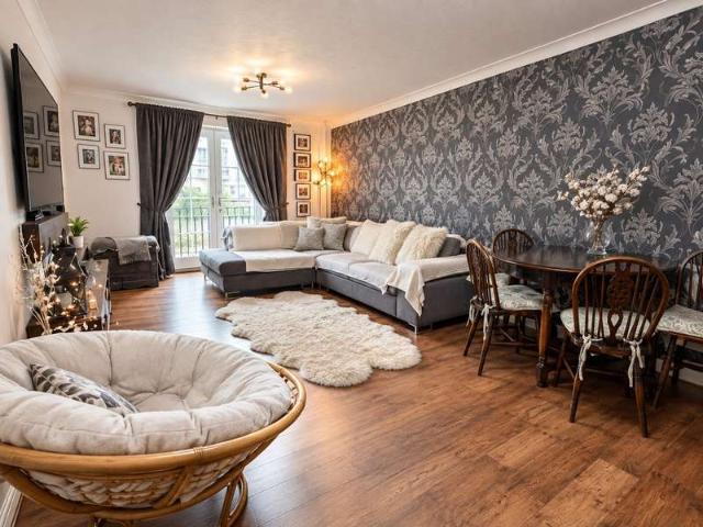 3 Bedroom Apartment Flat