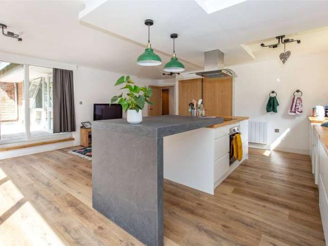 3 Bedroom Apartment Flat