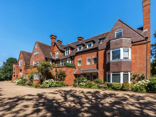 3 Bedroom Apartment Flat