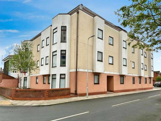 3 Bedroom Apartment Flat
