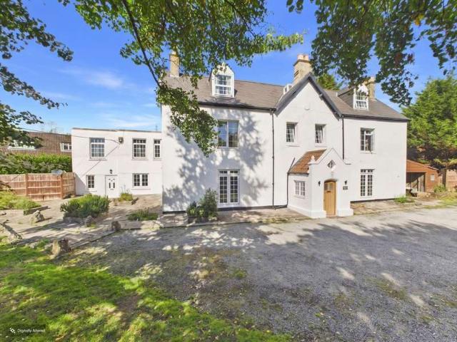 3 Bedroom Apartment Flat