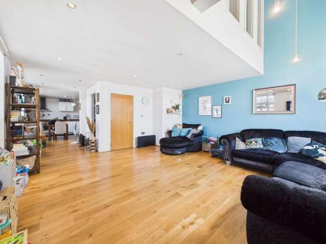 3 Bedroom Apartment Flat