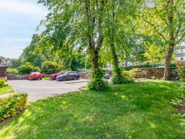 3 Bedroom Apartment Flat