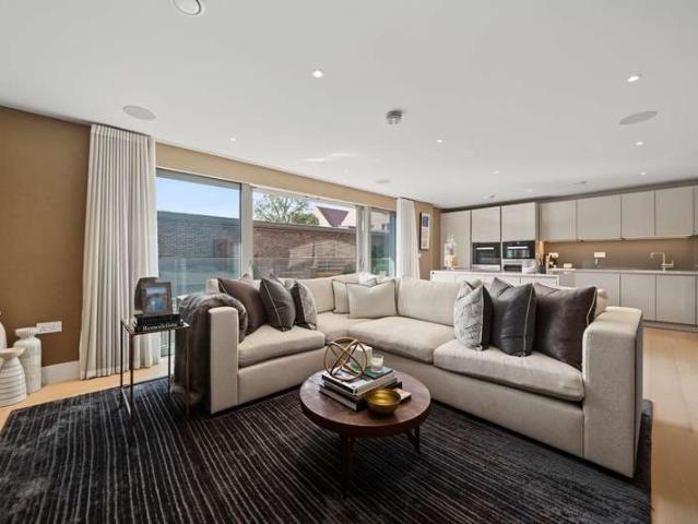 3 Bedroom Apartment Flat
