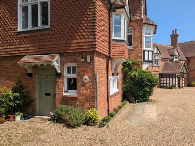 3 Bedroom Apartment Flat