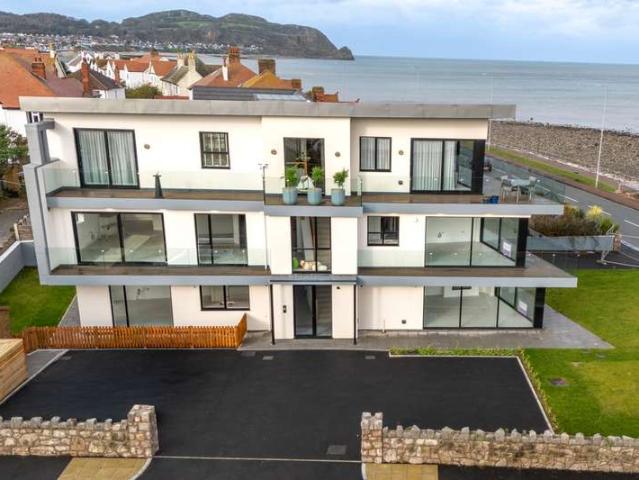3 Bedroom Apartment Flat