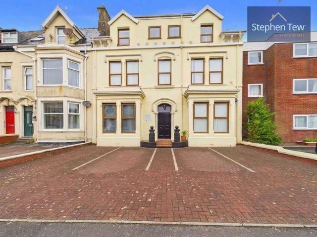 3 Bedroom Apartment Flat