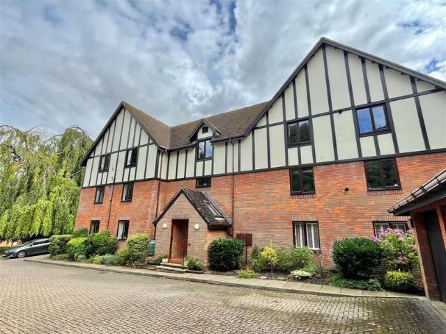 3 Bedroom Apartment Flat