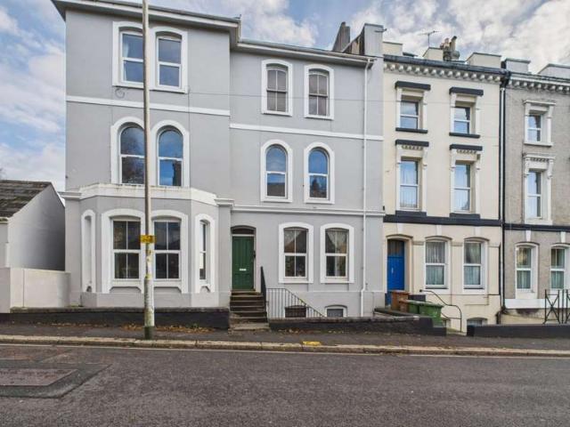 3 Bedroom Apartment Flat