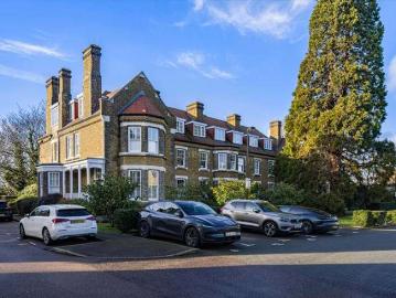 3 Bedroom Apartment Flat