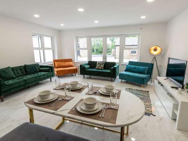3 Bedroom Apartment Flat