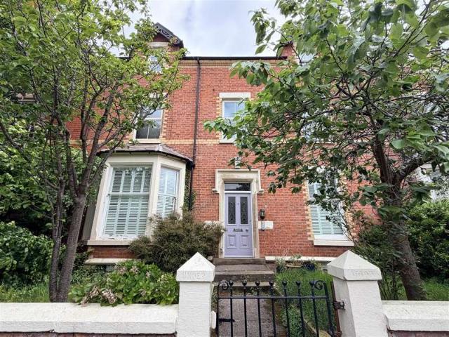 3 Bedroom Apartment Flat