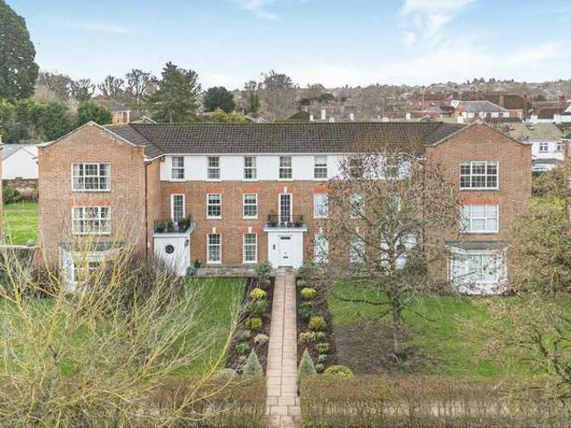 3 Bedroom Apartment Flat