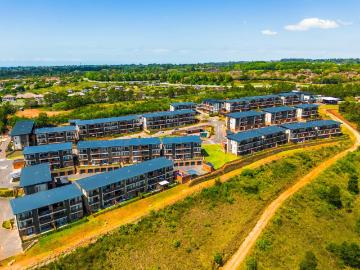 3 Bedroom Apartment / Flat For Sale in Cotswold Fenns