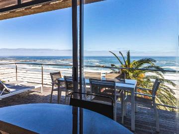 Apartment for sale in Camps Bay - Parking