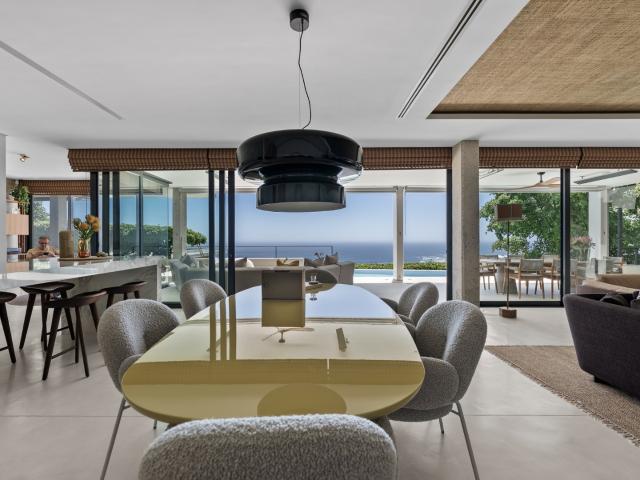 3 Bedroom Apartment / Flat For Sale in Camps Bay