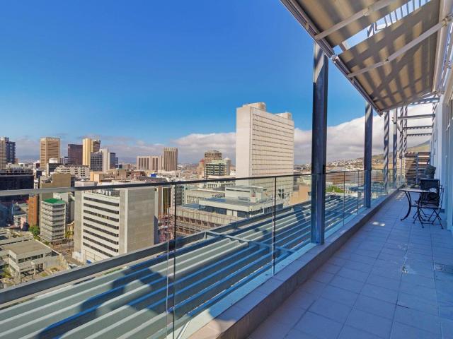 3 Bedroom Apartment / Flat For Sale in Cape Town City Centre